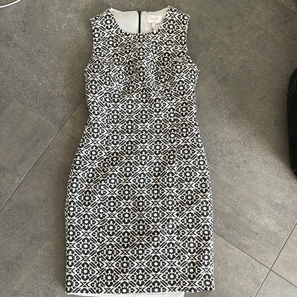 Laundry by Shelly segal dress size 4